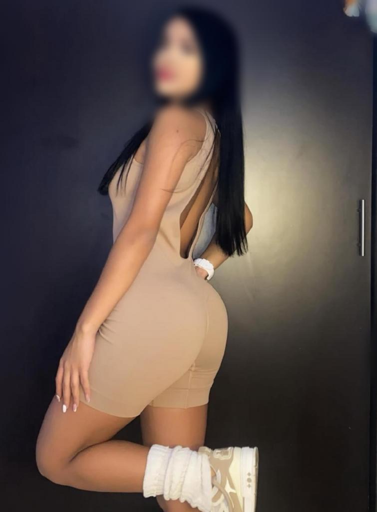 742024792: Chica busca chico en Menorca