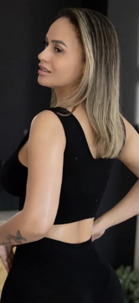 Chica busca chico en Menorca: Chica busca chico