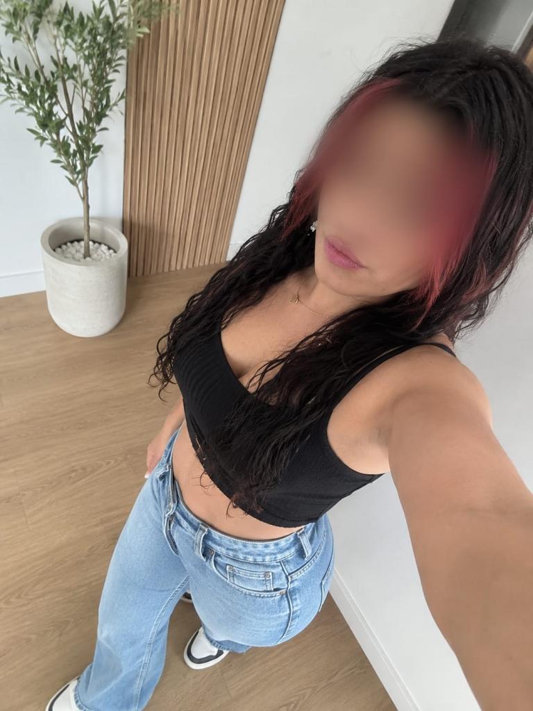 Chica busca chico en Almería: 
