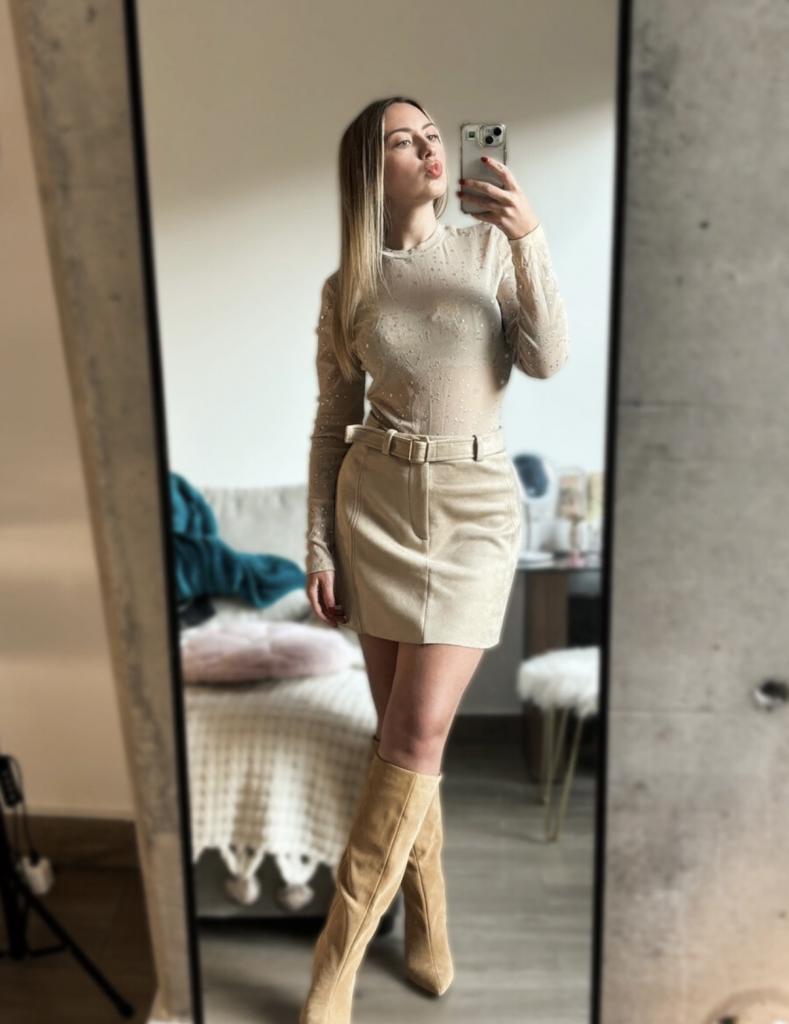 Chica busca chico en Almería: 