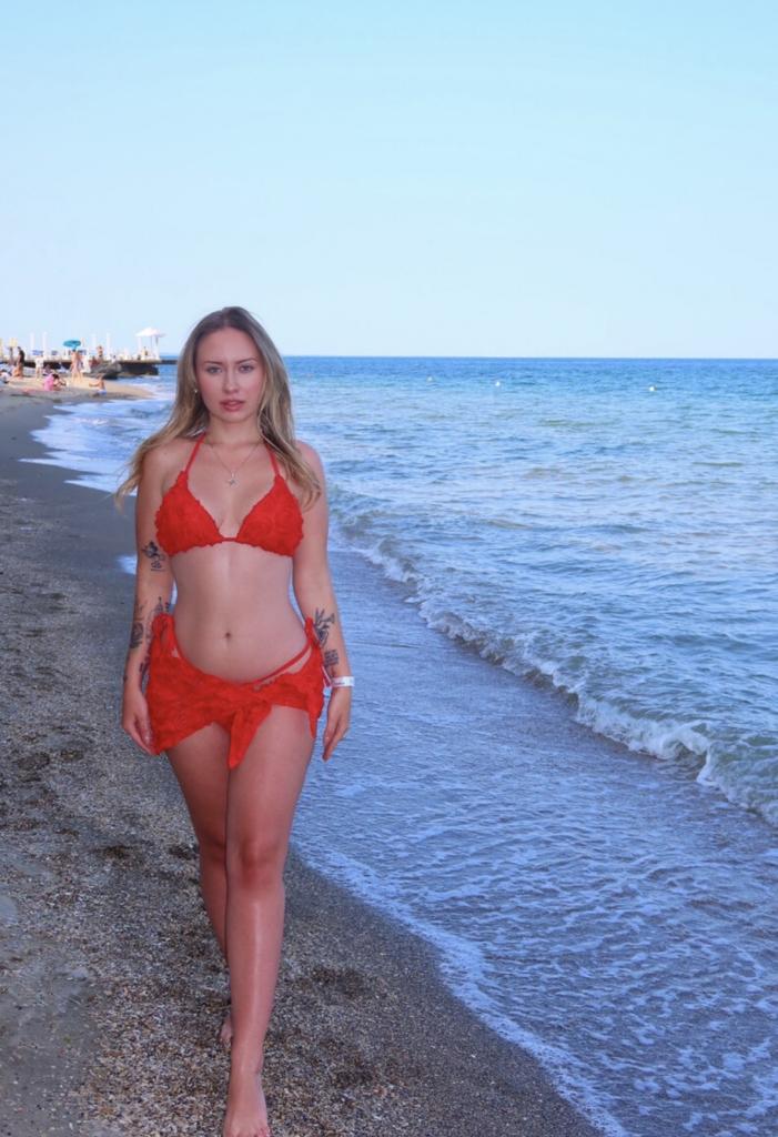 Chica busca chico en Almería: 