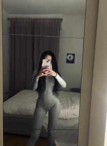 Chica busca chico en Barcelona: 