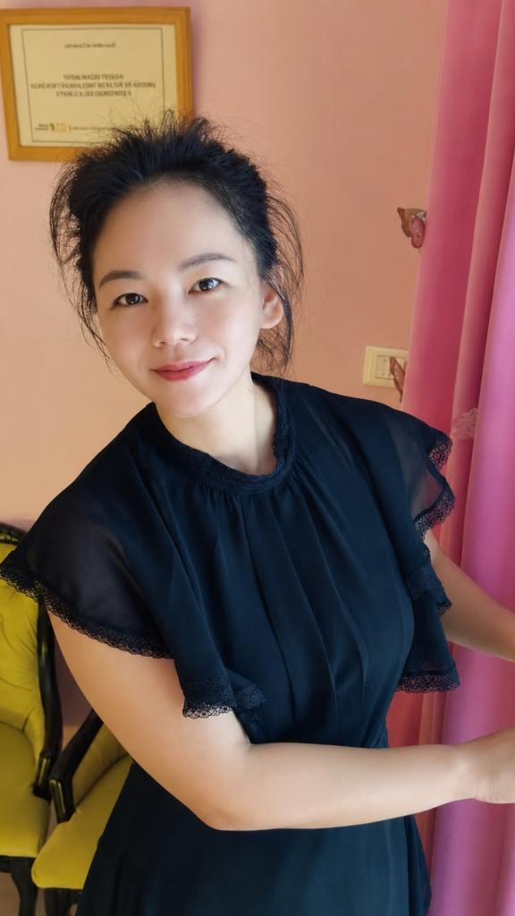 664230999: Chica busca chico en Barcelona