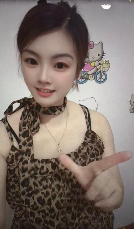 644497883: Chica busca chico en Barcelona