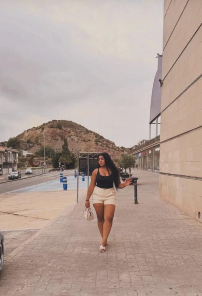607302854: Chica busca chico en Murcia