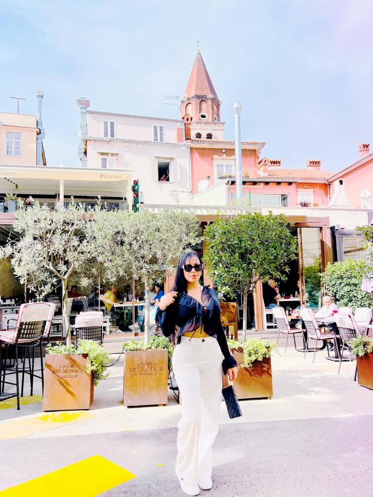653282690: Chica busca chico en Sevilla