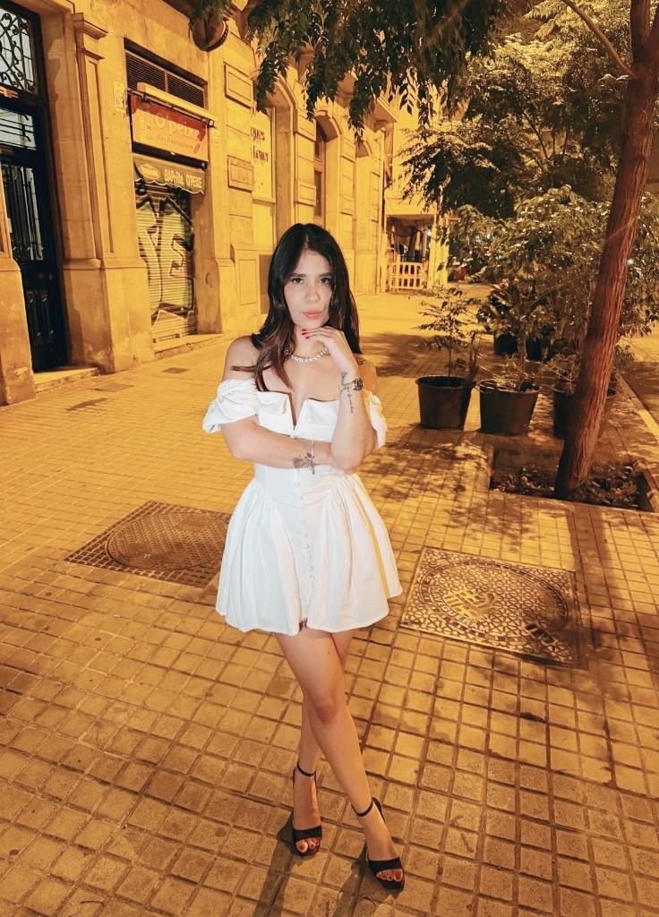 695071289: Chica busca chico en Barcelona