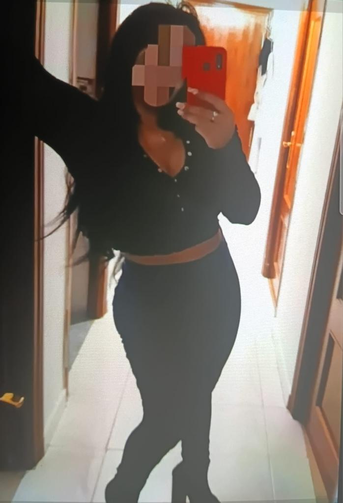Chica busca chico en Almería: 