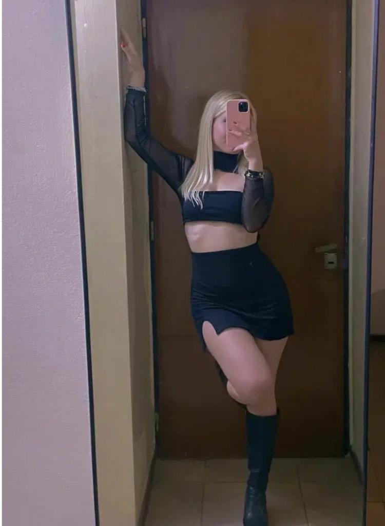 Chica busca chico en Almería: 
