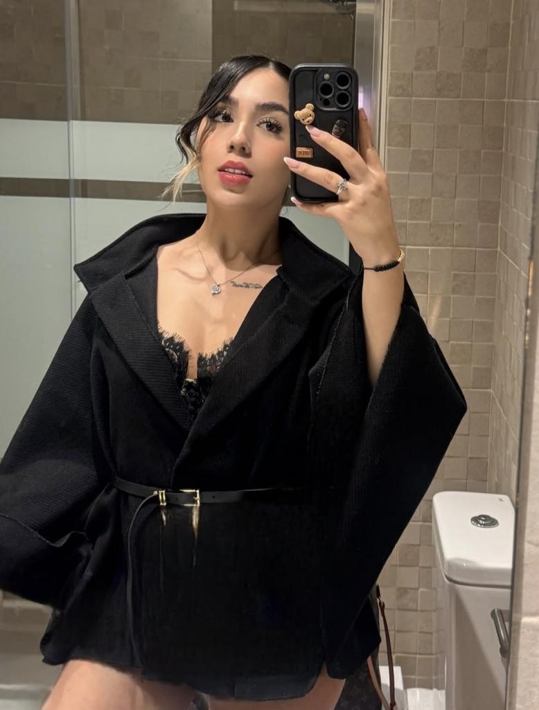 663352330: Chica busca chico en Cádiz