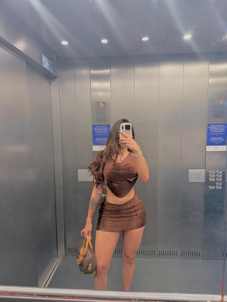 Chica busca chico en Ibiza: 