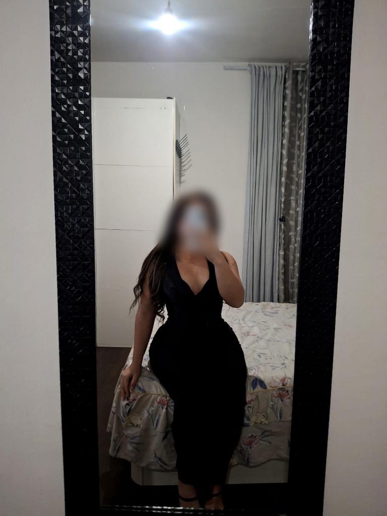 663251280: Chica busca chico en Tarragona