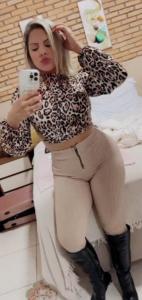 604366892: Chica busca chico en La Coruña