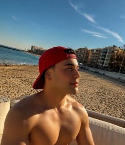 663780321: Chico busca chica en Murcia