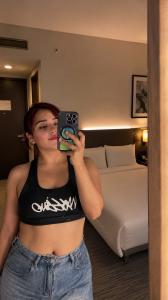 673946360: Chica busca chico en Barcelona