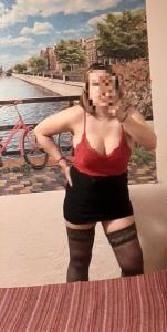 643710494: Chica busca chico en Sevilla