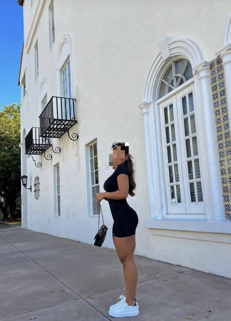 743036028: Chica busca chico en Granada