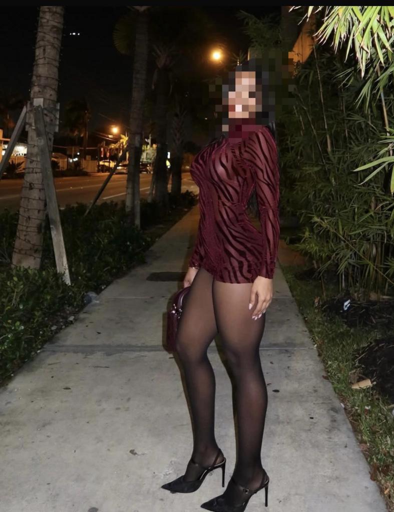 Chica busca chico en Granada: 