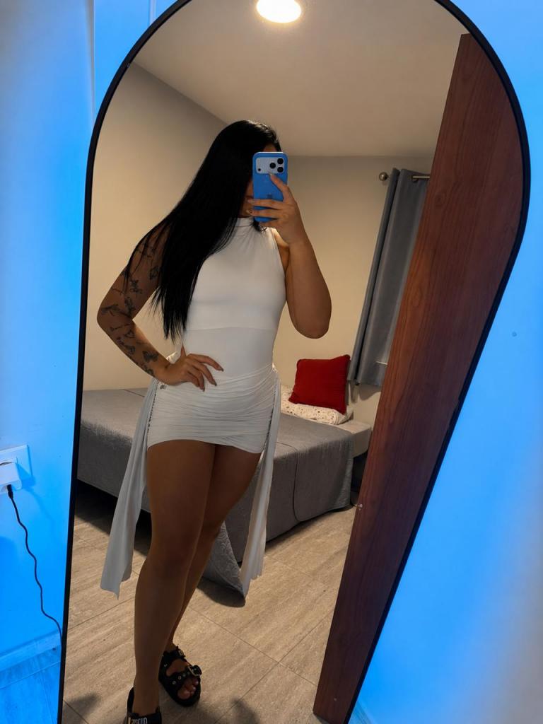 637886566: Chica busca chico en Almería