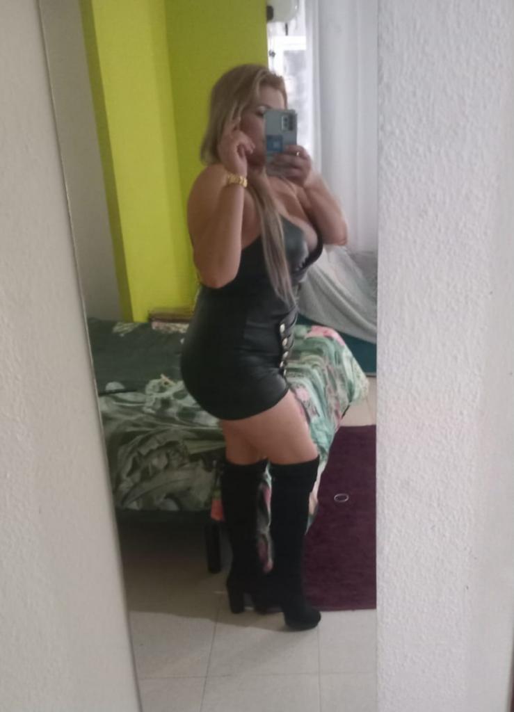 Chica busca chico en Almería: 