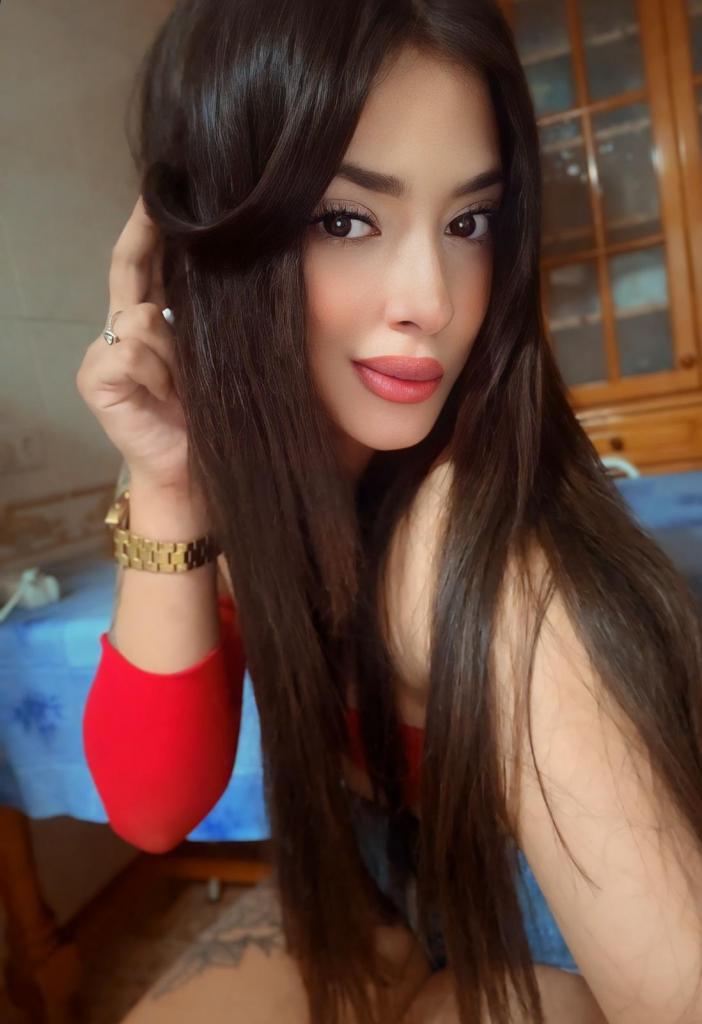 Chica busca chico en Ibiza: 