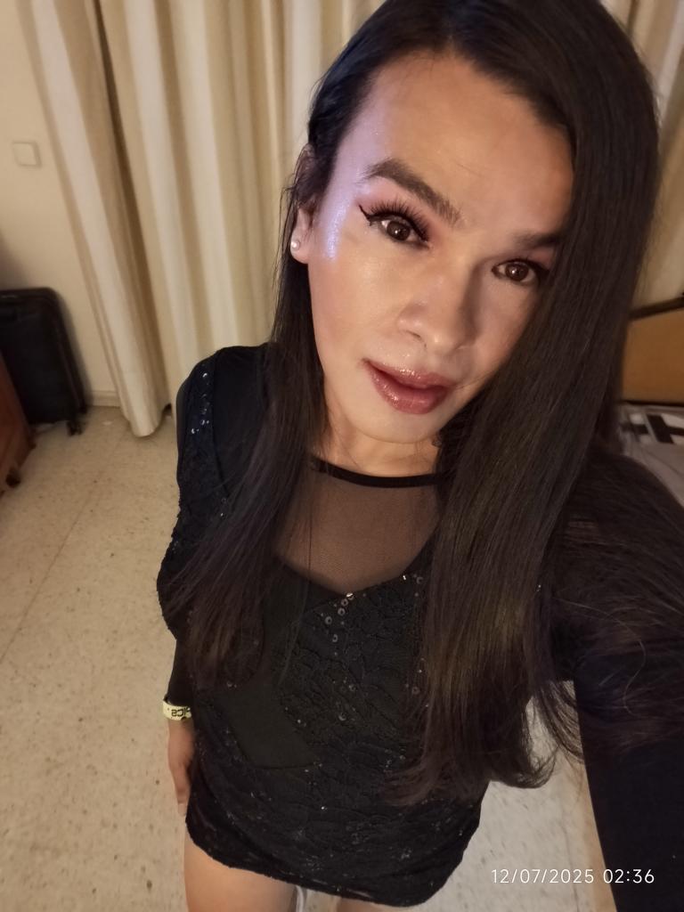 641044149: Chica busca chico en Barcelona