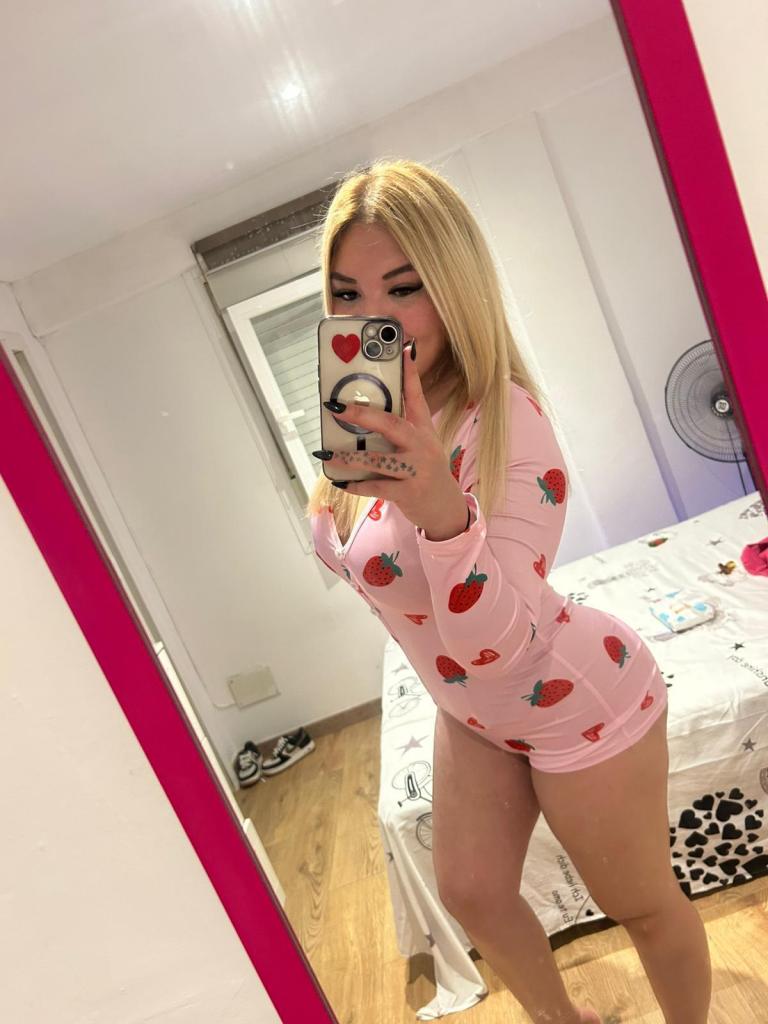 Chica busca chico en Almería: 