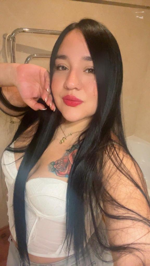 Chica busca chico en Alicante: Chica busca chico