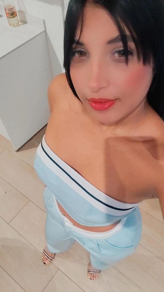 Chica busca chico en Ibiza: 