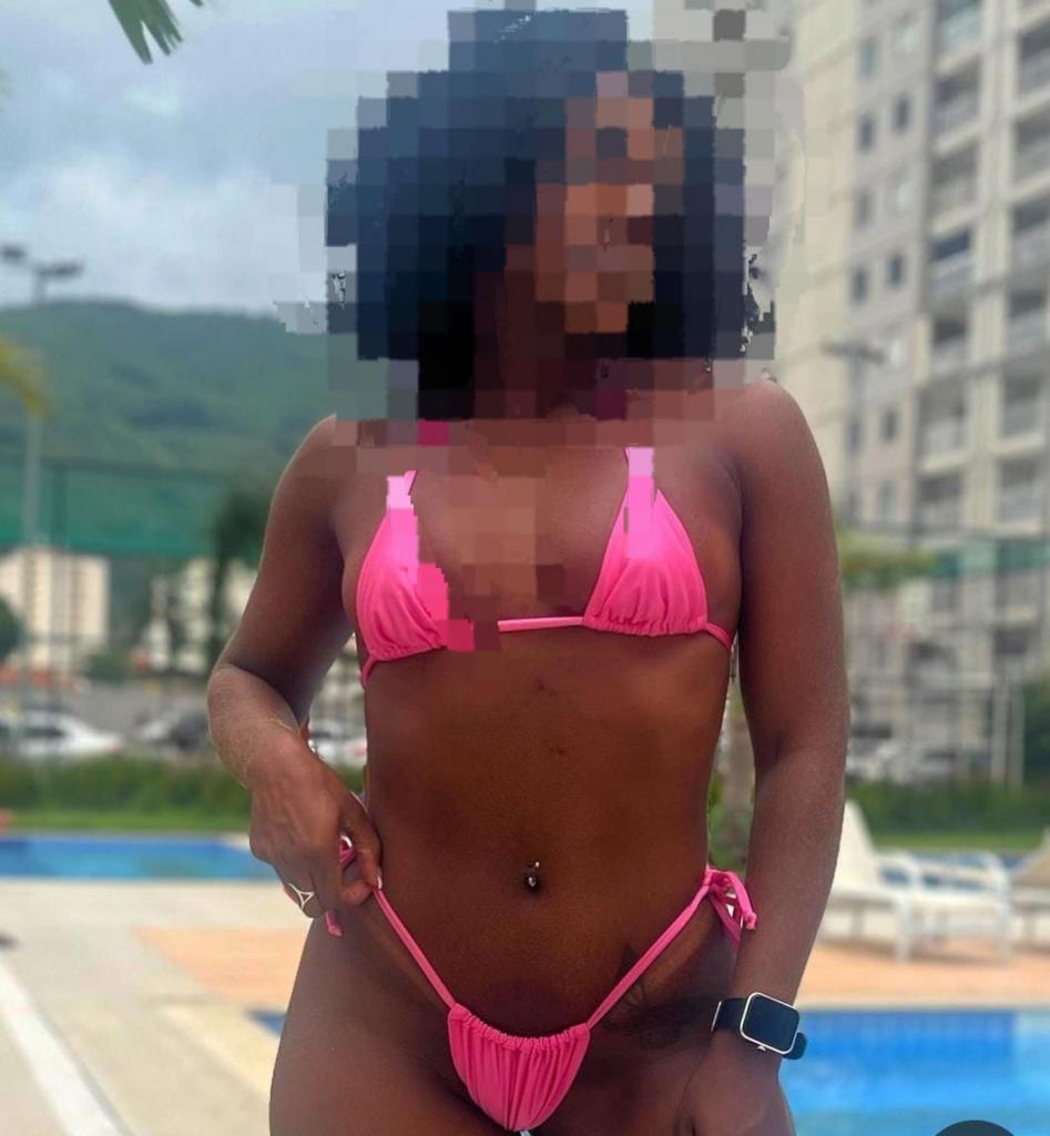 605098204: Chica busca chico en La Coruña