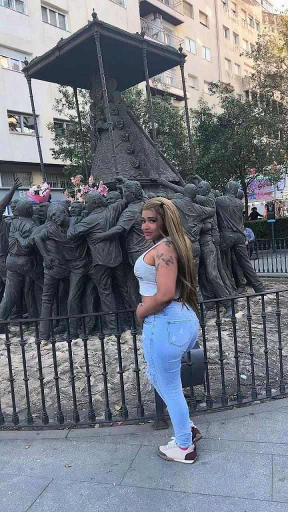 613383365: Chica busca chico en Huelva