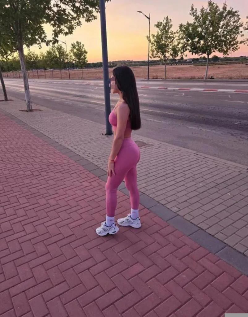 614873649: Chica busca chico en Málaga