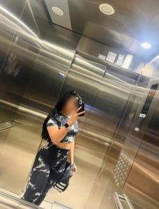 631746499: Chica busca chico en Barcelona