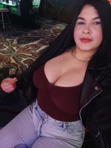 664069294: Chica busca chico en Barcelona