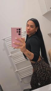 666430766: Chica busca chico en Málaga