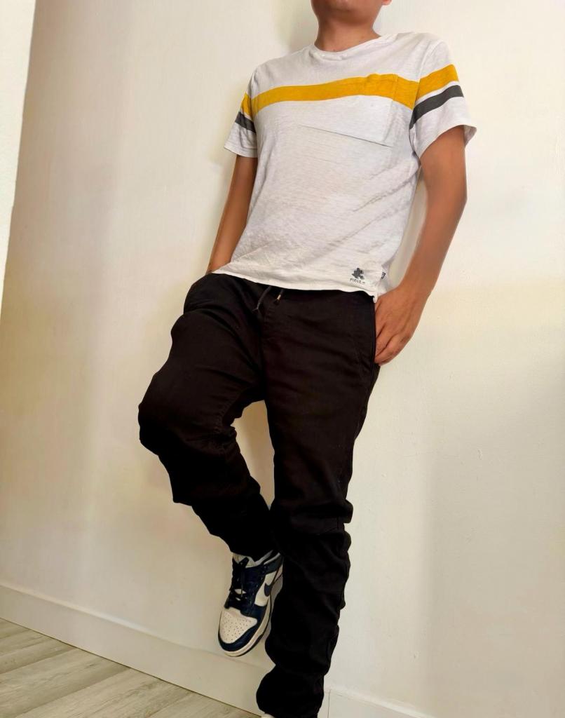 664501037: Chica busca chico en Madrid