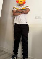 664501037: Chica busca chico en Madrid