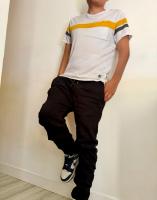 664501037: Chica busca chico en Madrid