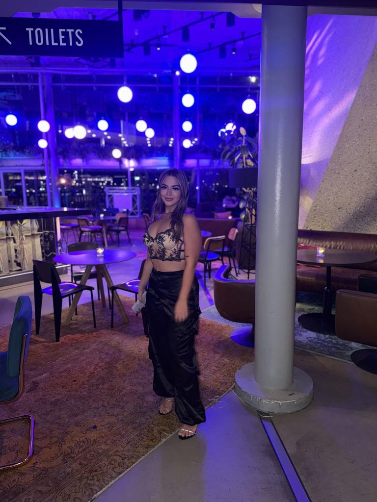 Chica busca chico en Granada: 