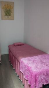 677628255: Chica busca chico en Madrid