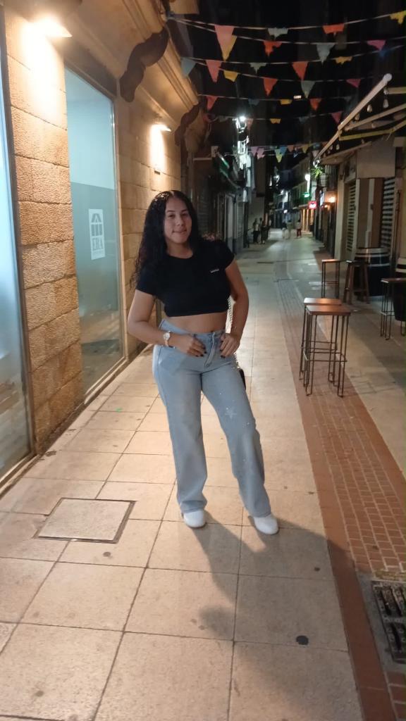 974563641: Chica busca chico en Huesca
