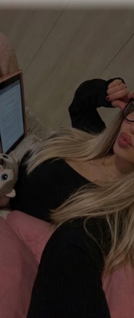 664215076: Chica busca chico en Lugo