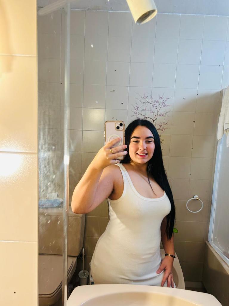 674273523: Chica busca chico en Sevilla