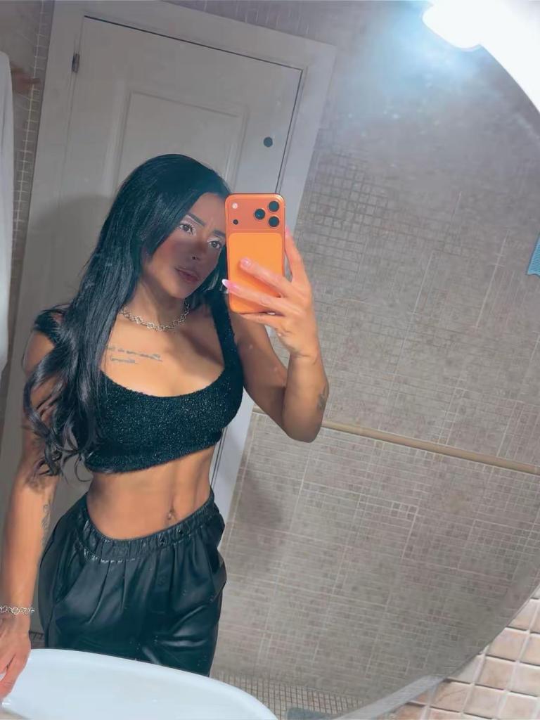 692799199: Chica busca chico en Madrid