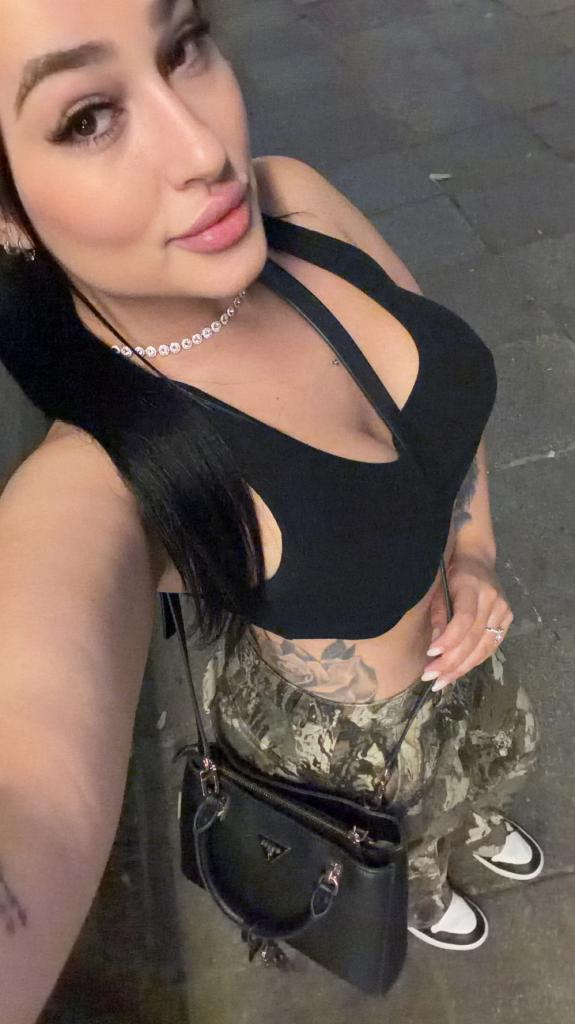 Chica busca chico en Granada: 
