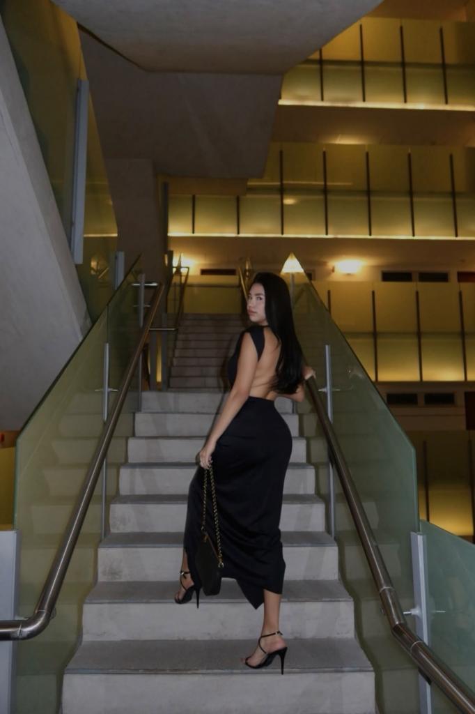 Chica busca chico en Alicante: Chica busca chico