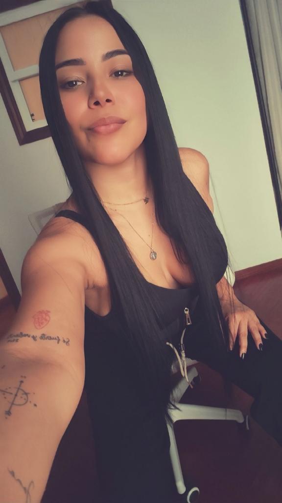 610064569: Chica busca chico en La Coruña