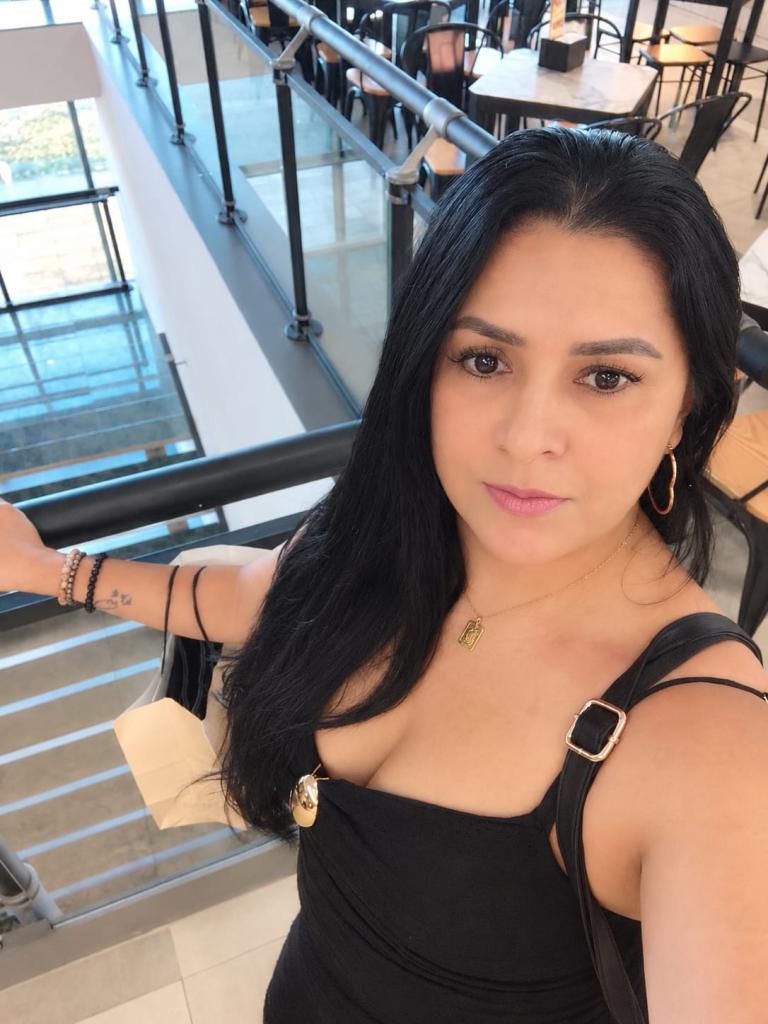 Chica busca chico en Granada: 