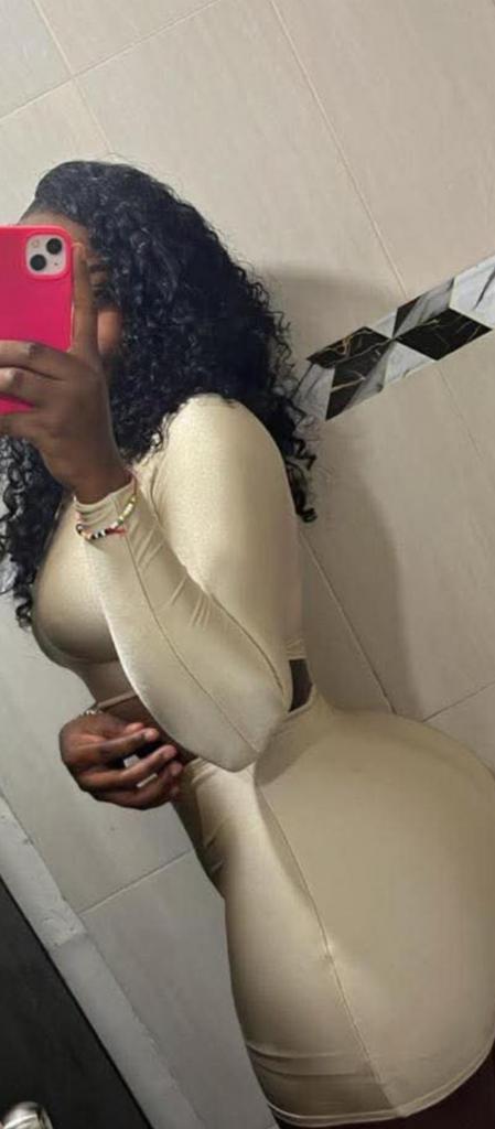 Chica busca chico en Almería: 