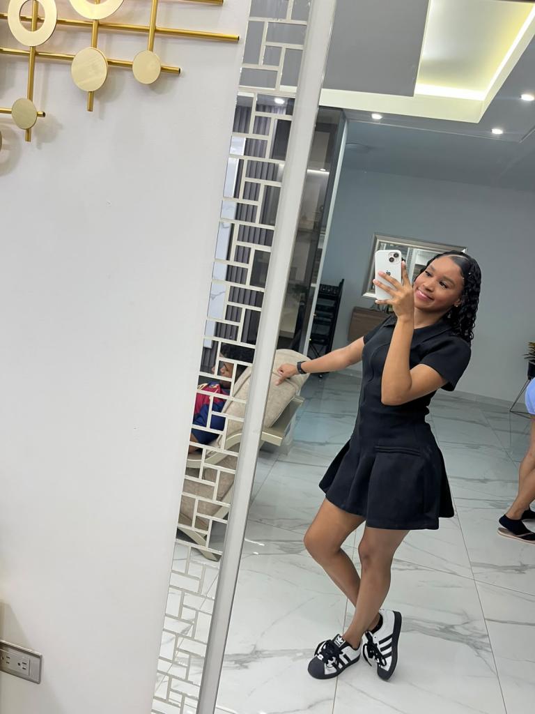613561886: Chica busca chico en Málaga